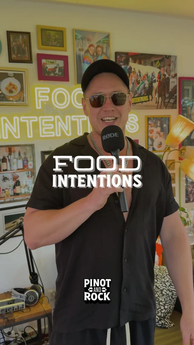 Food Intentions powered by @horl1993 🔥

Habt ihr euch vor Ort gewundert, wem dieser wunderschöne Container in der Chill and Grill Area gehört? Hier die Antwort! Live auf dem Pinot and Rock wurden nämlich Folgen für den Podcast @foodintentions.official mit @alexbleiziffer aufgenommen - ist das nicht cool?! 🤩

Mittlerweile sind schon über 30 Folgen des Podcasts online gegangen. Also es lohnt sich mal vorbeizuschauen! 🙌

#pinotandrock #musikfestival #genussfestival #breisach